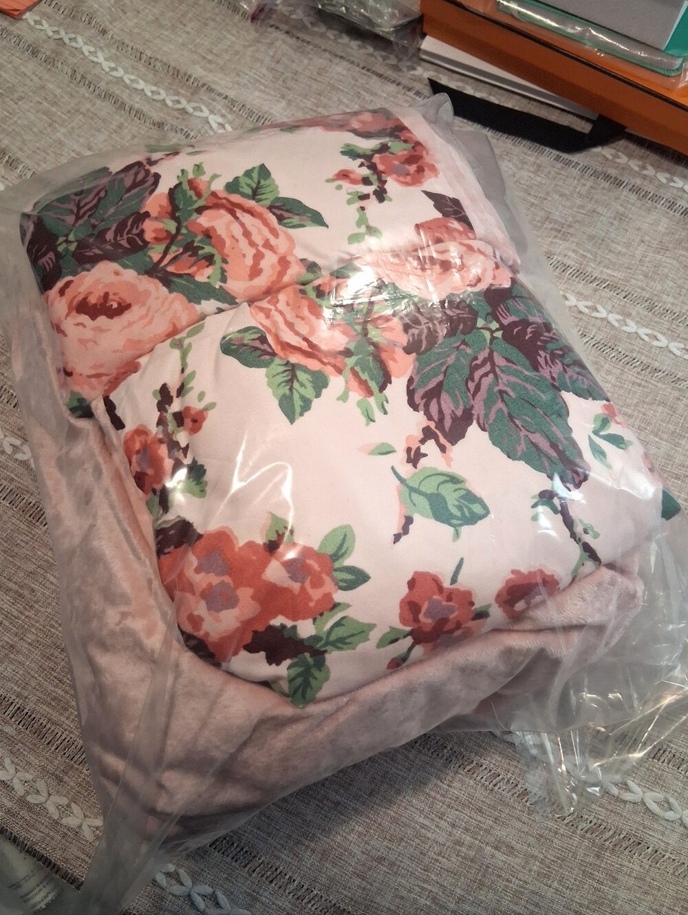 Betsey Johnson King 3-PC. Solid Velvet- Duvet Cover - 2 King Pillow Shams - Picture 7 of 7